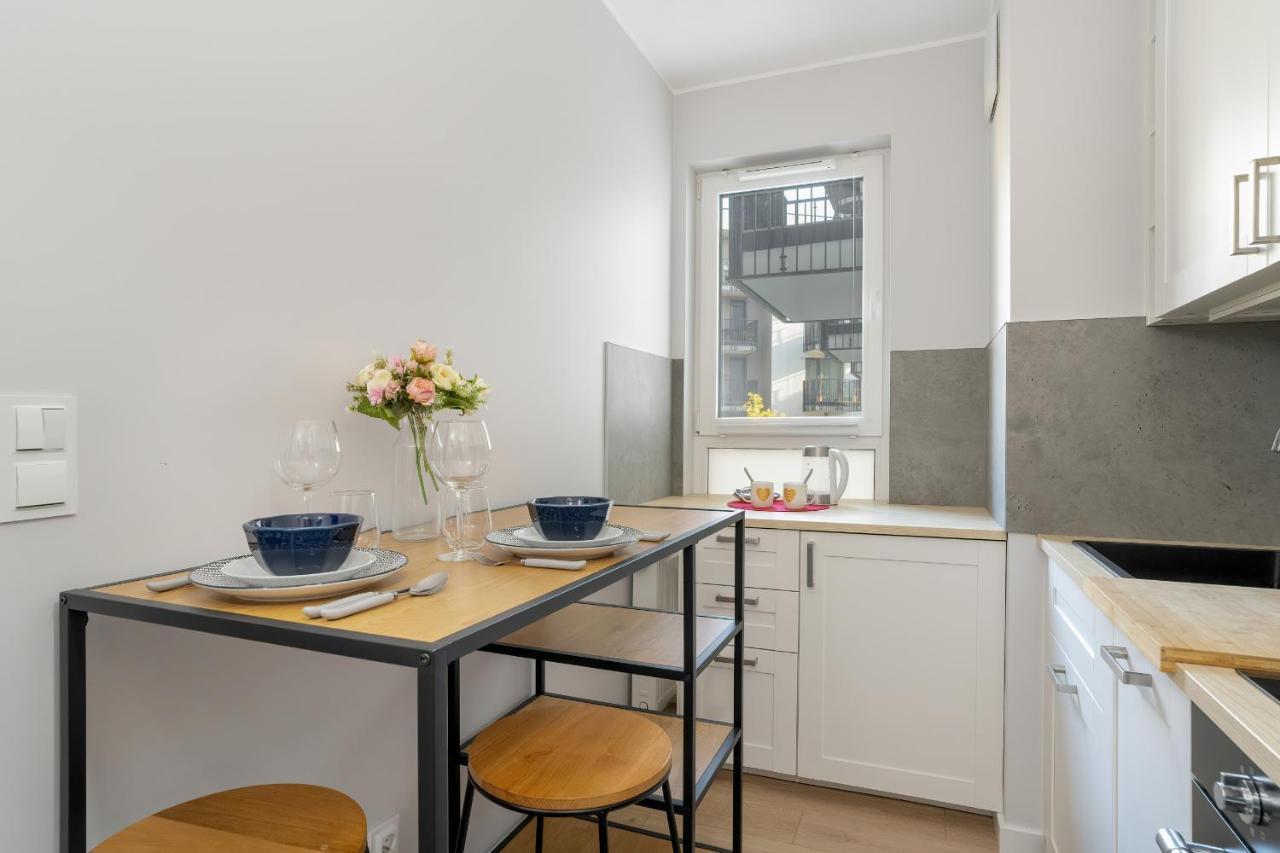 Stylish & Comfy Garbary Apartments With Parking By Noclegi Renters พอซนาน ภายนอก รูปภาพ