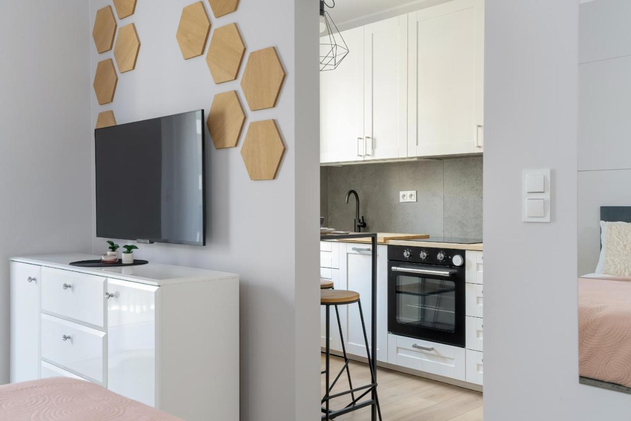 Stylish & Comfy Garbary Apartments With Parking By Noclegi Renters พอซนาน ภายนอก รูปภาพ