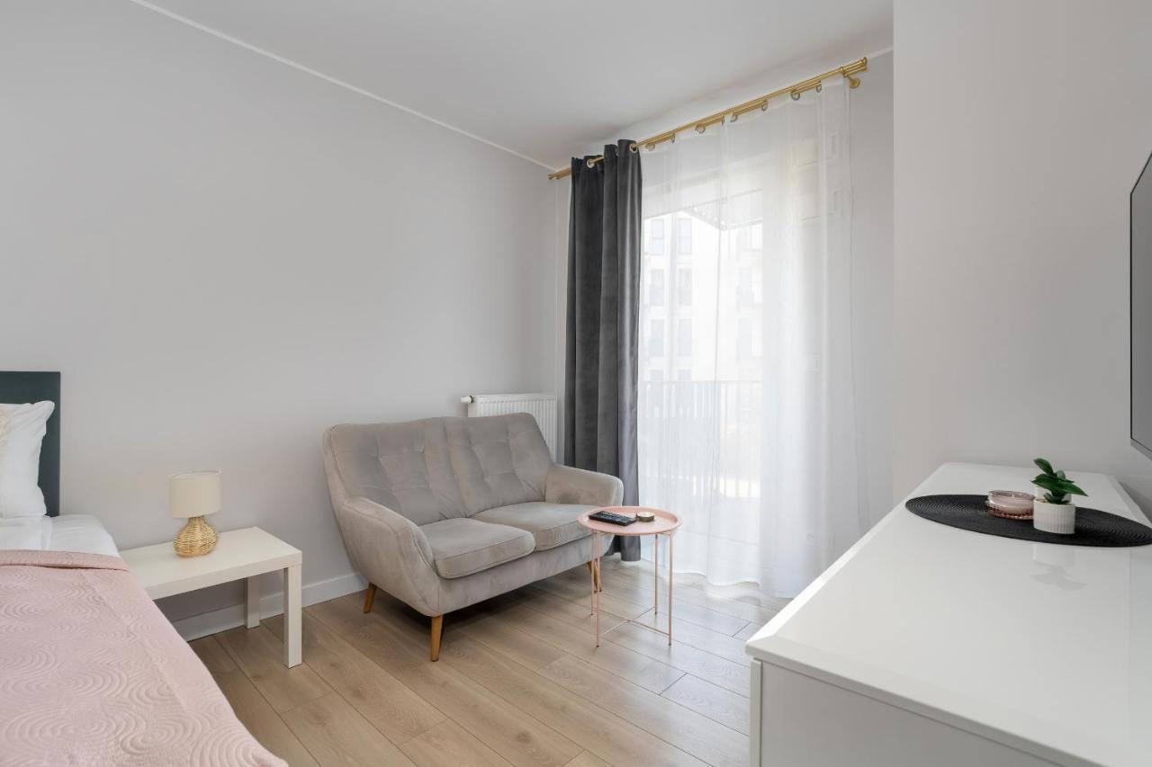 Stylish & Comfy Garbary Apartments With Parking By Noclegi Renters พอซนาน ภายนอก รูปภาพ