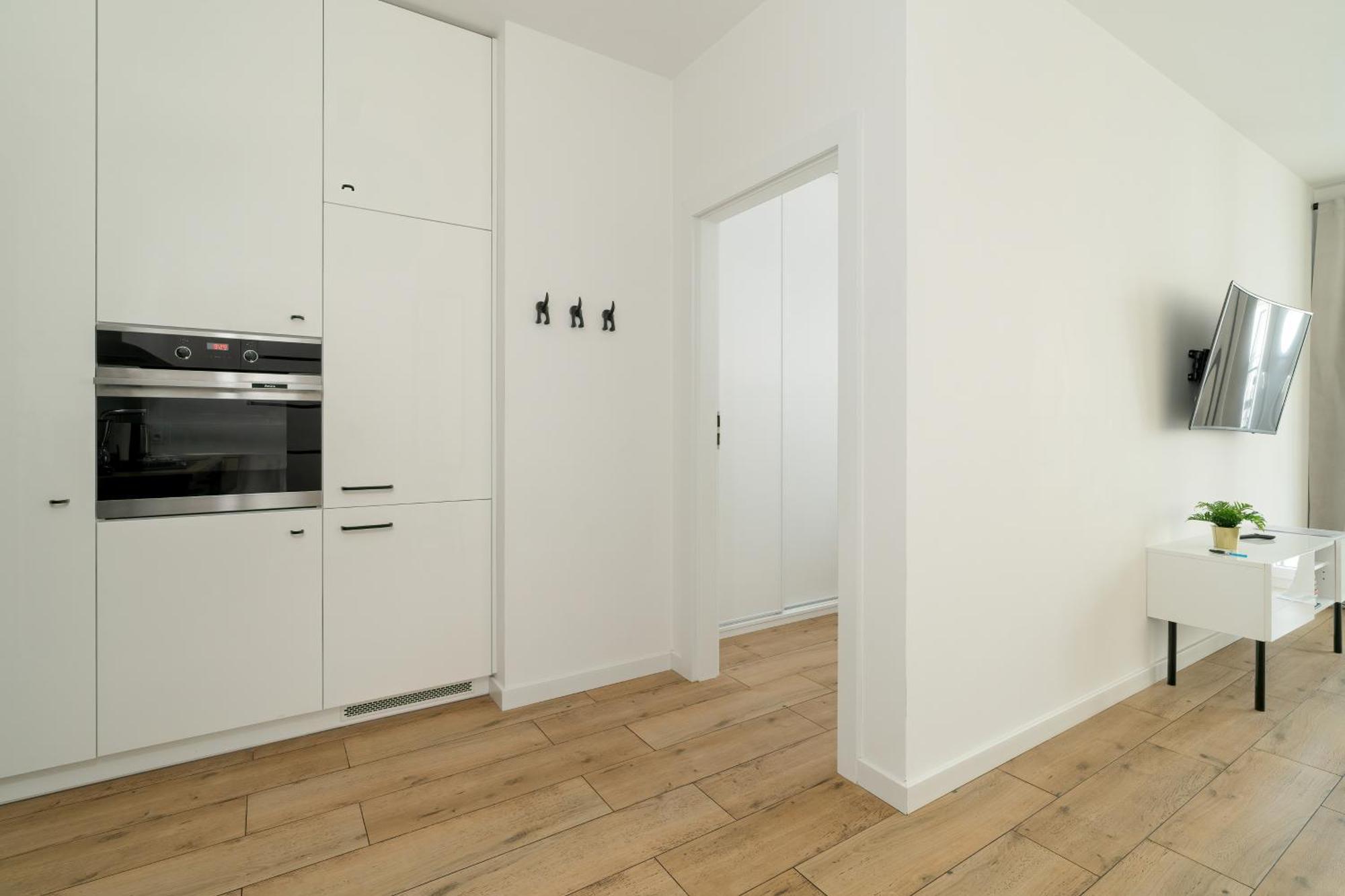 Stylish & Comfy Garbary Apartments With Parking By Noclegi Renters พอซนาน ภายนอก รูปภาพ