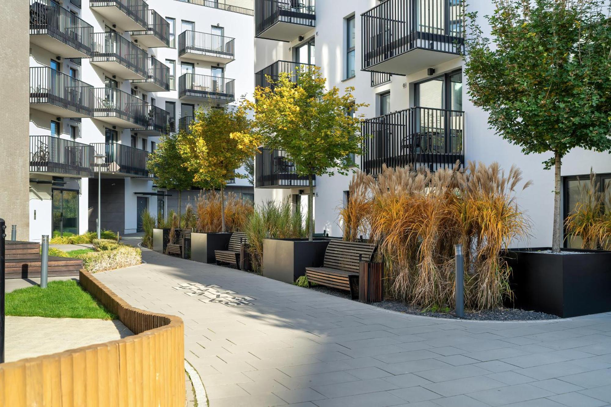 Stylish & Comfy Garbary Apartments With Parking By Noclegi Renters พอซนาน ภายนอก รูปภาพ